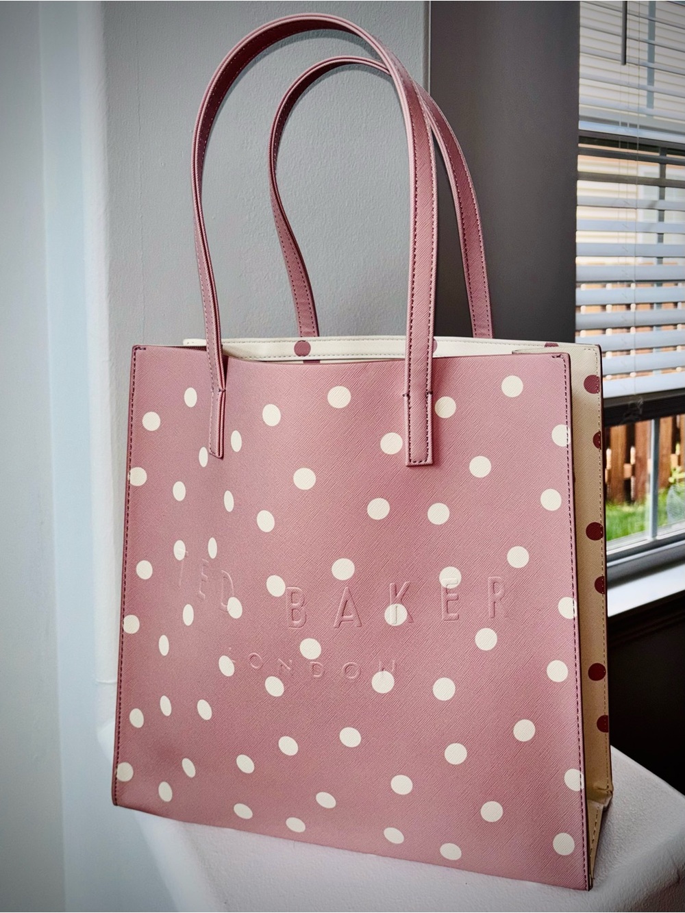 Ted Baker London NWT Pink Polka Dot Leather Tote Bag Coquette Style - Picture 3 of 13
